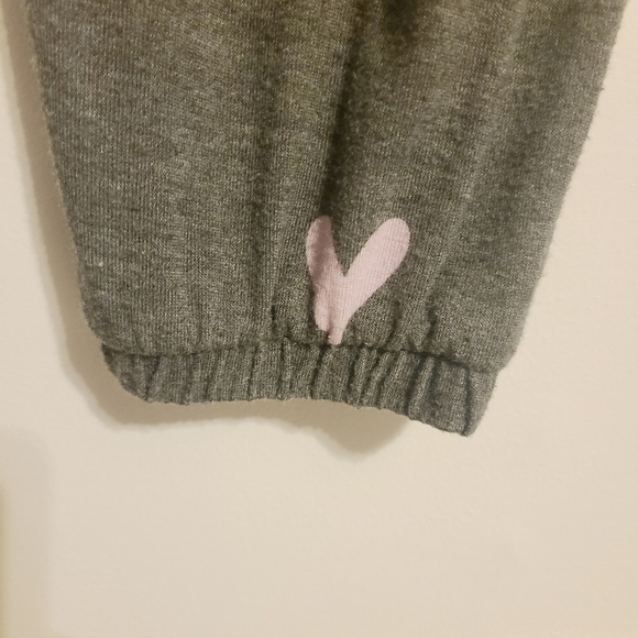 Sonoma | Women's Gray Fleece Joggers With Pink Hearts (Size Large) - Picture 8 of 9